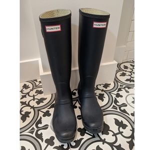 Dark Blue Matte Hunter Boots Size 9